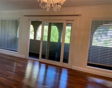 2473 Loma Vista - Photo Thumbnail 10