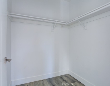 11637 1/2 Burbank Blvd - Photo Thumbnail 23