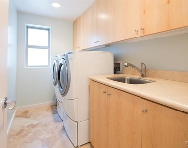 3302 Ocean Drive Drive - Photo Thumbnail 2
