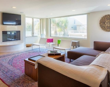 3302 Ocean Drive Drive - Photo Thumbnail 7