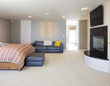 3302 Ocean Drive Drive - Photo Thumbnail 17