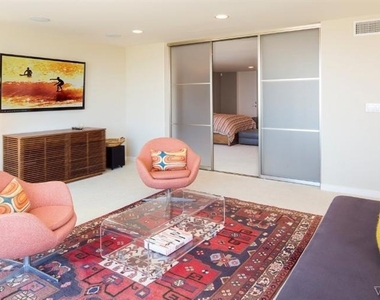 3302 Ocean Drive Drive - Photo Thumbnail 16