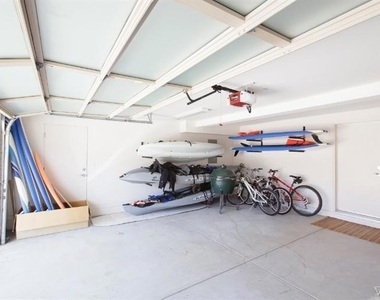 3302 Ocean Drive Drive - Photo Thumbnail 28