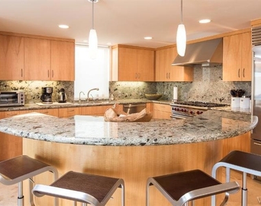3302 Ocean Drive Drive - Photo Thumbnail 11