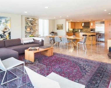 3302 Ocean Drive Drive - Photo Thumbnail 8