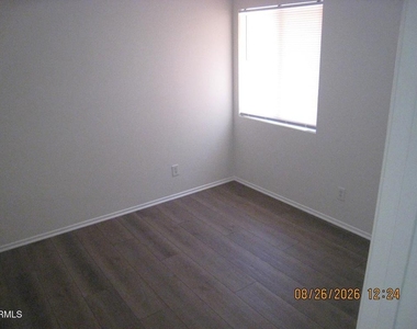 1020 Elmhurst Lane - Photo Thumbnail 4