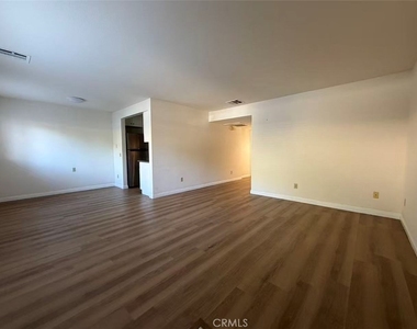 800 Grand Avenue - Photo Thumbnail 1