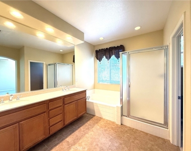 32493 Palacio - Photo Thumbnail 13
