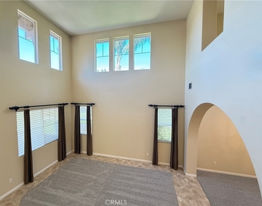 32493 Palacio - Photo Thumbnail 1