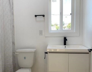 247 N New Hampshire - Photo Thumbnail 2