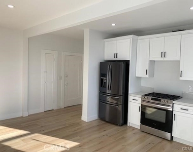 247 N New Hampshire - Photo Thumbnail 7