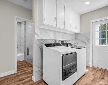 414 Hilgard Avenue - Photo Thumbnail 7
