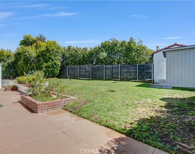 414 Hilgard Avenue - Photo Thumbnail 40