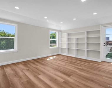 414 Hilgard Avenue - Photo Thumbnail 36