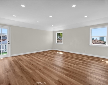414 Hilgard Avenue - Photo Thumbnail 21