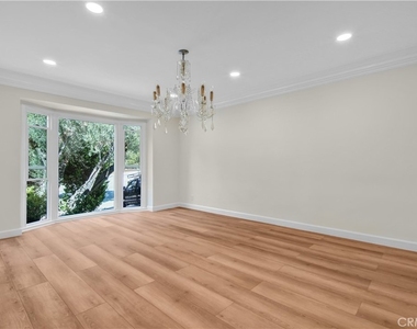 414 Hilgard Avenue - Photo Thumbnail 14