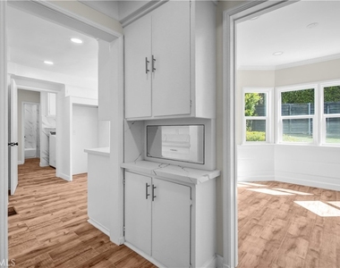 414 Hilgard Avenue - Photo Thumbnail 9