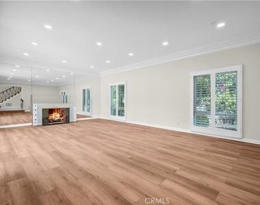 414 Hilgard Avenue - Photo Thumbnail 2