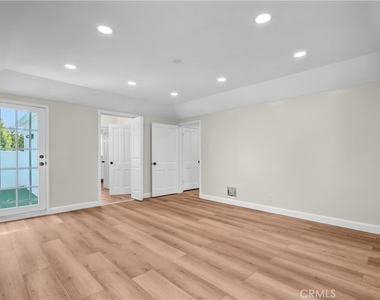 414 Hilgard Avenue - Photo Thumbnail 29