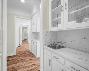 414 Hilgard Avenue - Photo Thumbnail 8