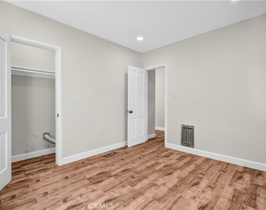 414 Hilgard Avenue - Photo Thumbnail 17