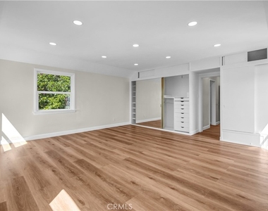 414 Hilgard Avenue - Photo Thumbnail 23
