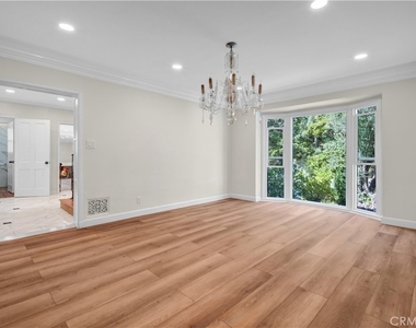 414 Hilgard Avenue - Photo Thumbnail 13