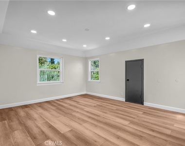 414 Hilgard Avenue - Photo Thumbnail 28