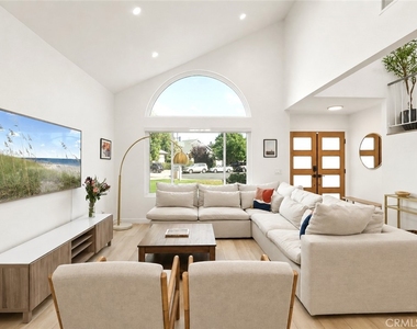 7819 Goldmine Lane - Photo Thumbnail 3
