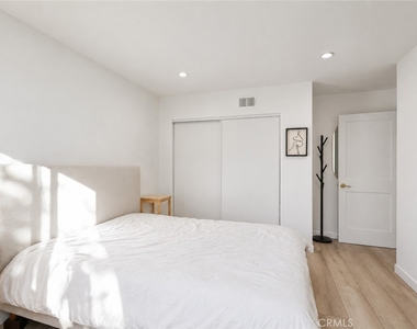 7819 Goldmine Lane - Photo Thumbnail 32
