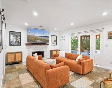 7819 Goldmine Lane - Photo Thumbnail 12