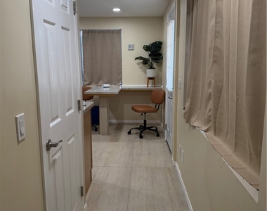 22916 1/2 Cantlay Street - Photo Thumbnail 3