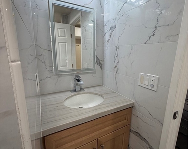 22916 1/2 Cantlay Street - Photo Thumbnail 8