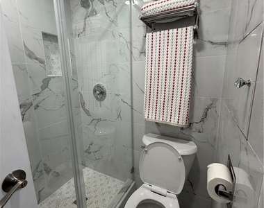 22916 1/2 Cantlay Street - Photo Thumbnail 7