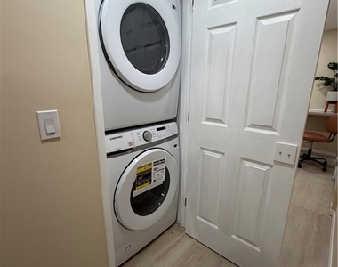 22916 1/2 Cantlay Street - Photo Thumbnail 4