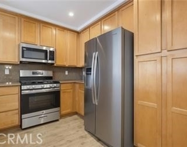 9610 Zelzah - Photo Thumbnail 9