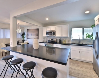 4632 Park Granada - Photo Thumbnail 1