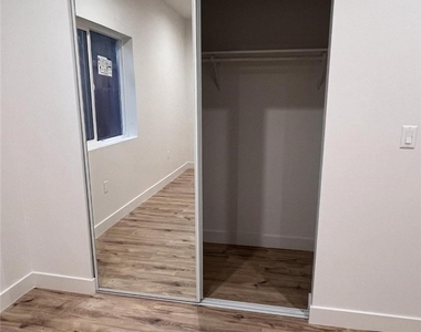 20517 Gault Street - Photo Thumbnail 8