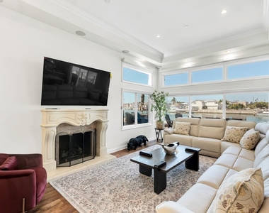2051 Greencastle Way - Photo Thumbnail 9
