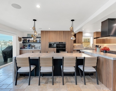 2051 Greencastle Way - Photo Thumbnail 13