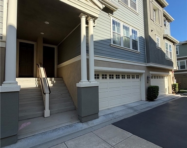 1800 Oak - Photo Thumbnail 2