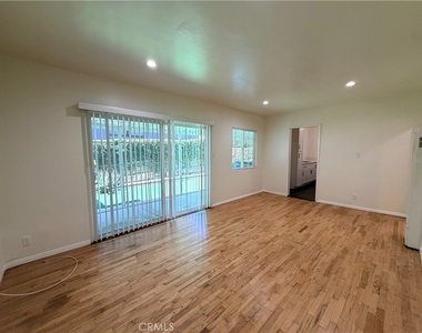 617 Kew Street - Photo Thumbnail 2