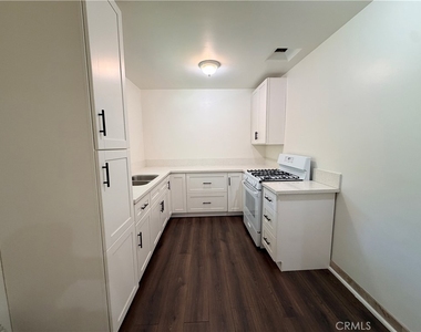 617 Kew Street - Photo Thumbnail 5