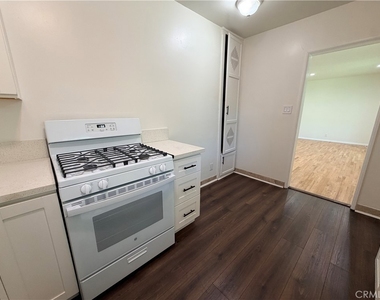 617 Kew Street - Photo Thumbnail 7