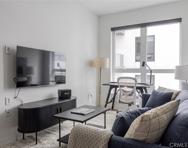 511 S Harbor - Photo Thumbnail 5