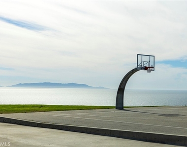 511 S Harbor - Photo Thumbnail 10