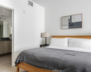 511 S Harbor - Photo Thumbnail 1