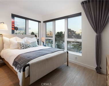 511 S Harbor - Photo Thumbnail 4