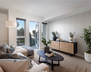 511 S Harbor - Photo Thumbnail 2