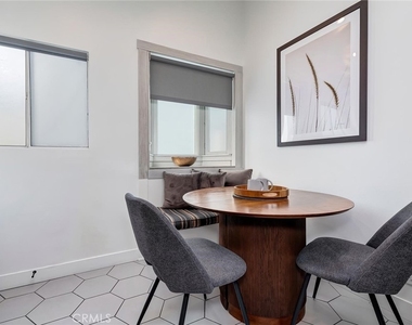 8611 Rosewood Avenue - Photo Thumbnail 8